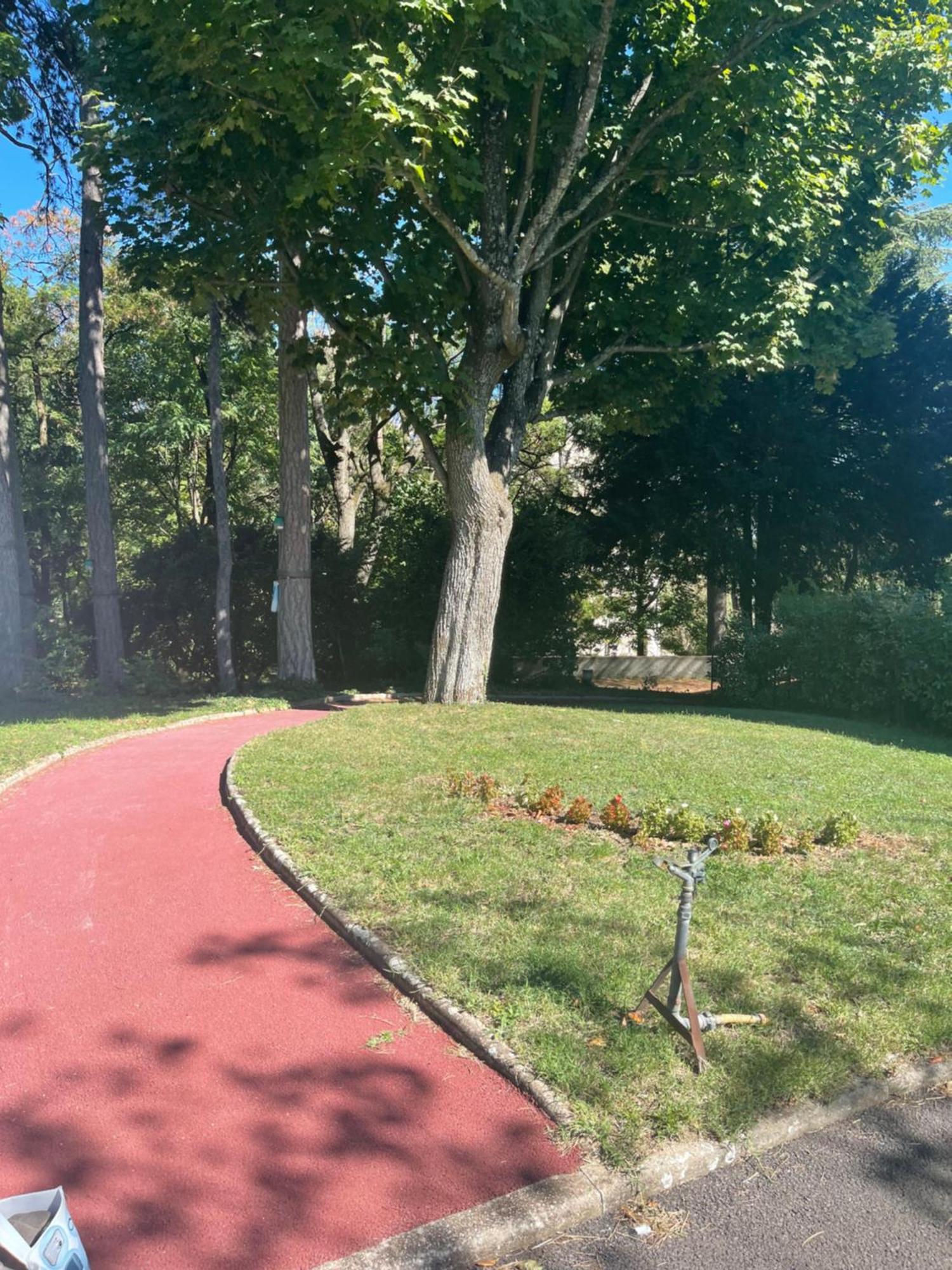 Studio Piscine Et Tennis Vue Sur Lyon 卡威尔奎 外观 照片